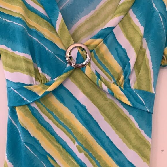 3/$30 M.K.M Designs short split sleeve blue and yellow blouse. Length 29” Size M - Picture 6 of 8